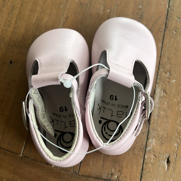 Natik light pink soft sole Spanish boutique Mary Jane shoes - Picture 5 of 8